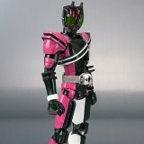 画像: 【12/8月・発売中】★S.H.Figuarts フィギュアーツ 仮面ライダーディケイド（激情態）