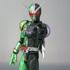 画像1: 【10/2月・発売中】★S.H.Figuarts フィギュアーツ 仮面ライダーW サイクロンジョーカー